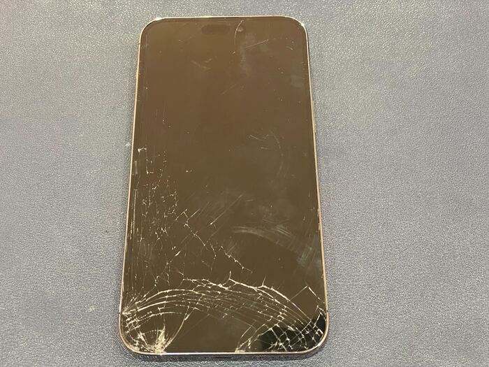 豊田市】iPhone 14 ProMax 画面修理 まちスマGAZA豊田店