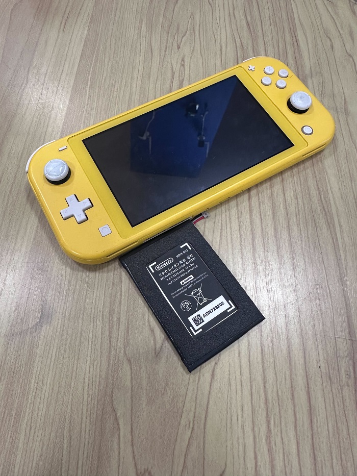 d*9様 【要バッテリー交換】Nintendo Switch Lite イエロー データそのまま！】ニンテンドースイッチライト バッテリー交換