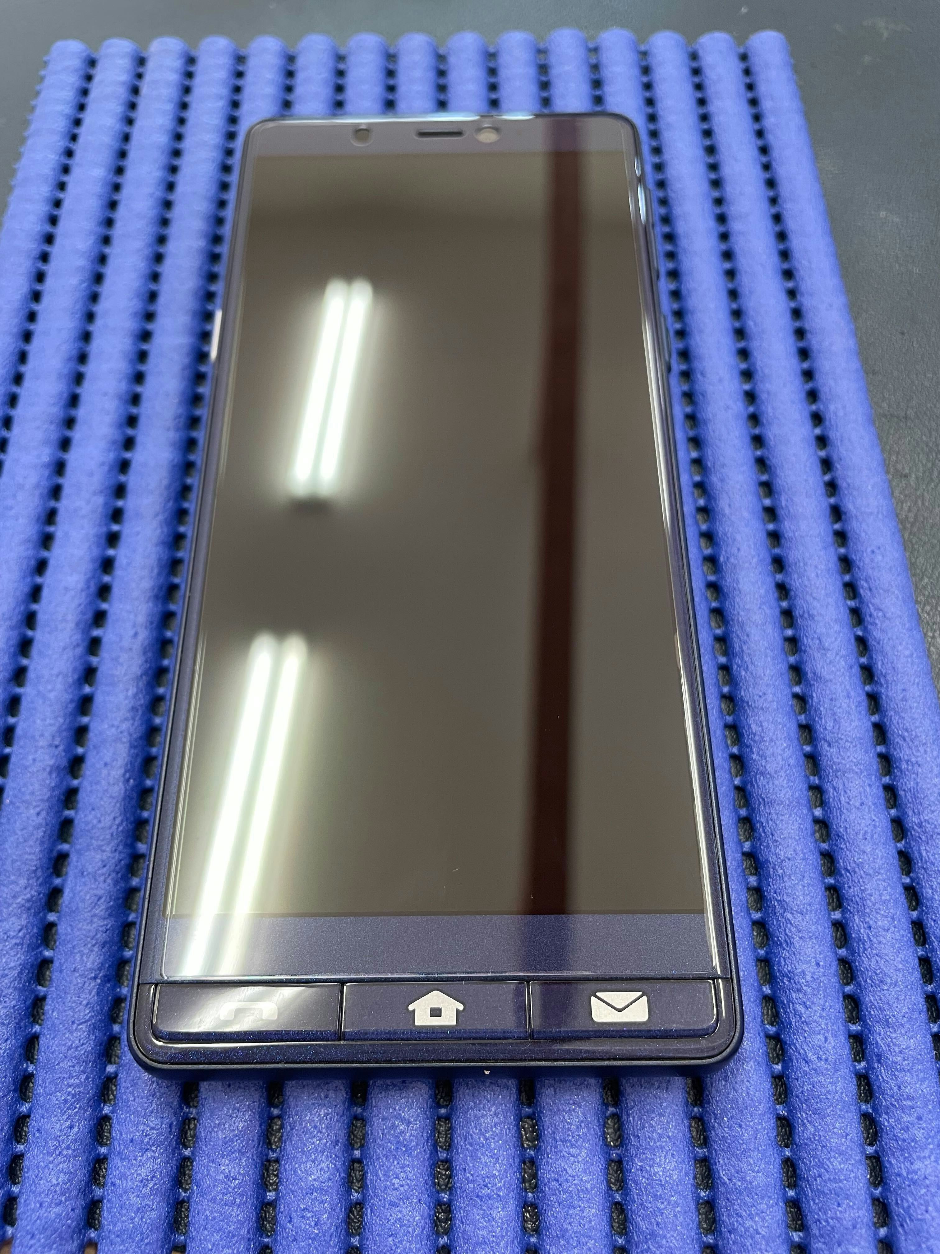 かんたんスマホ５　画面割れ　テラスウォーク一宮