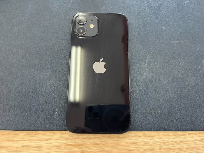 iPhone 12 アウトカメラ修理 【豊田】