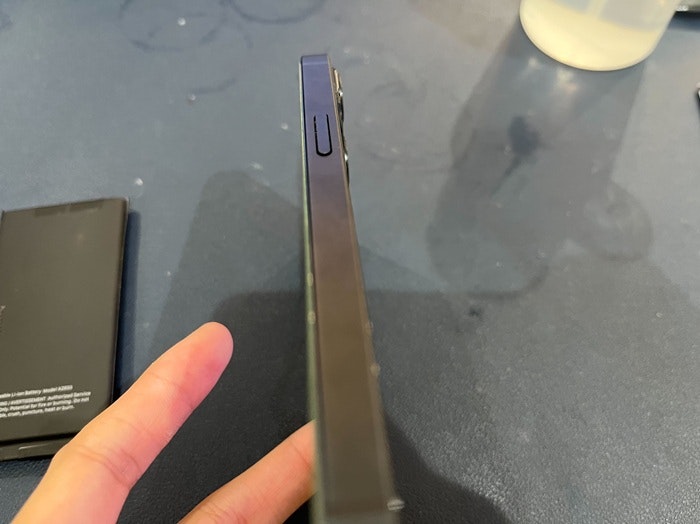 あいふぉん　アイフォン　iPhone　充電もたない　1日もたない　減りが早い　経年劣化　サービス表記　電源勝手に落ちる　シャットダウン　ばってりー　バッテリー　交換　修理