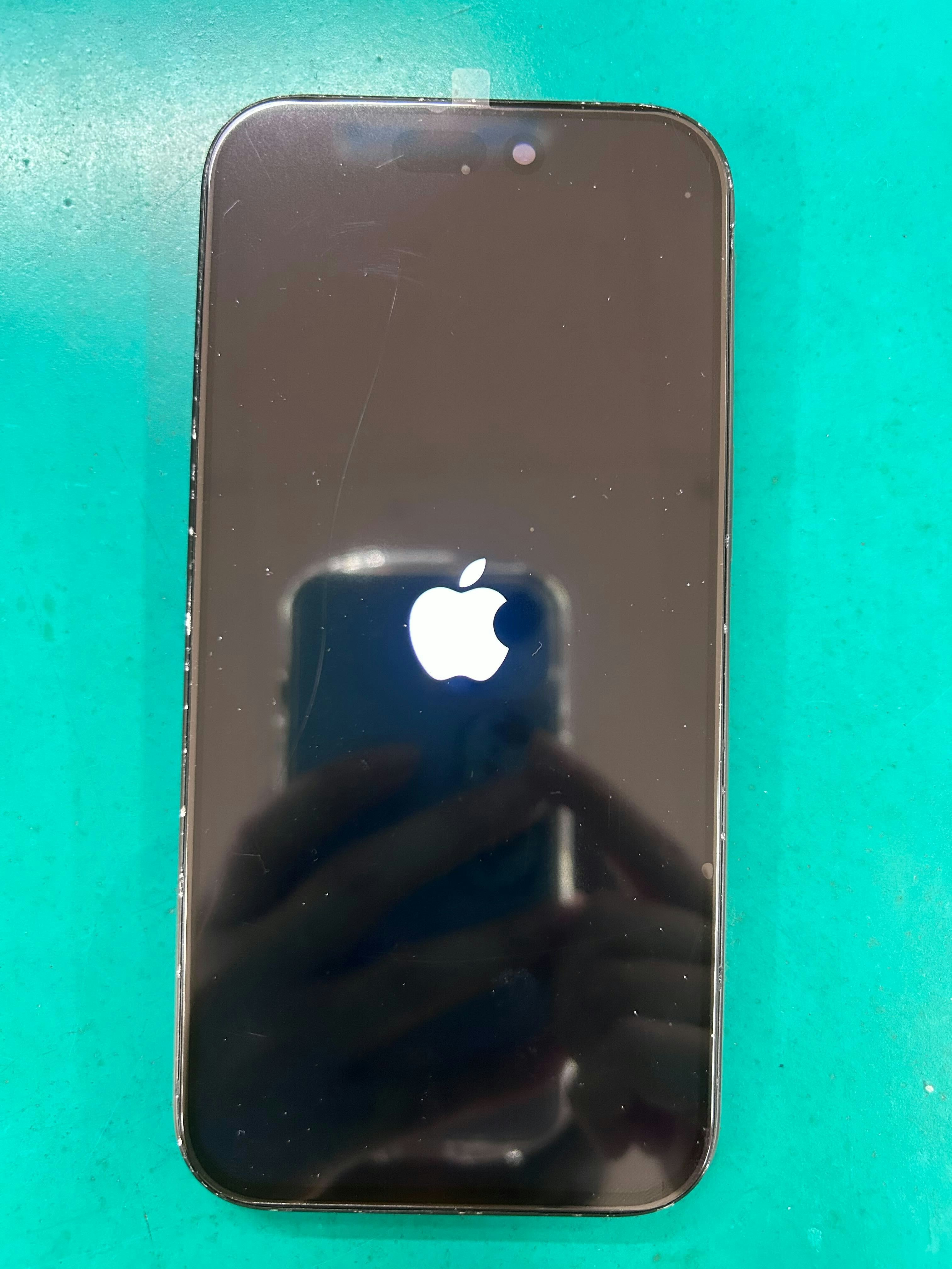 iPhone15 画面割れ