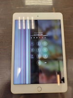 【豊川市】iPad第8世代の液晶が真っ暗・線が入るトラブルはまちスマ豊川店へ！