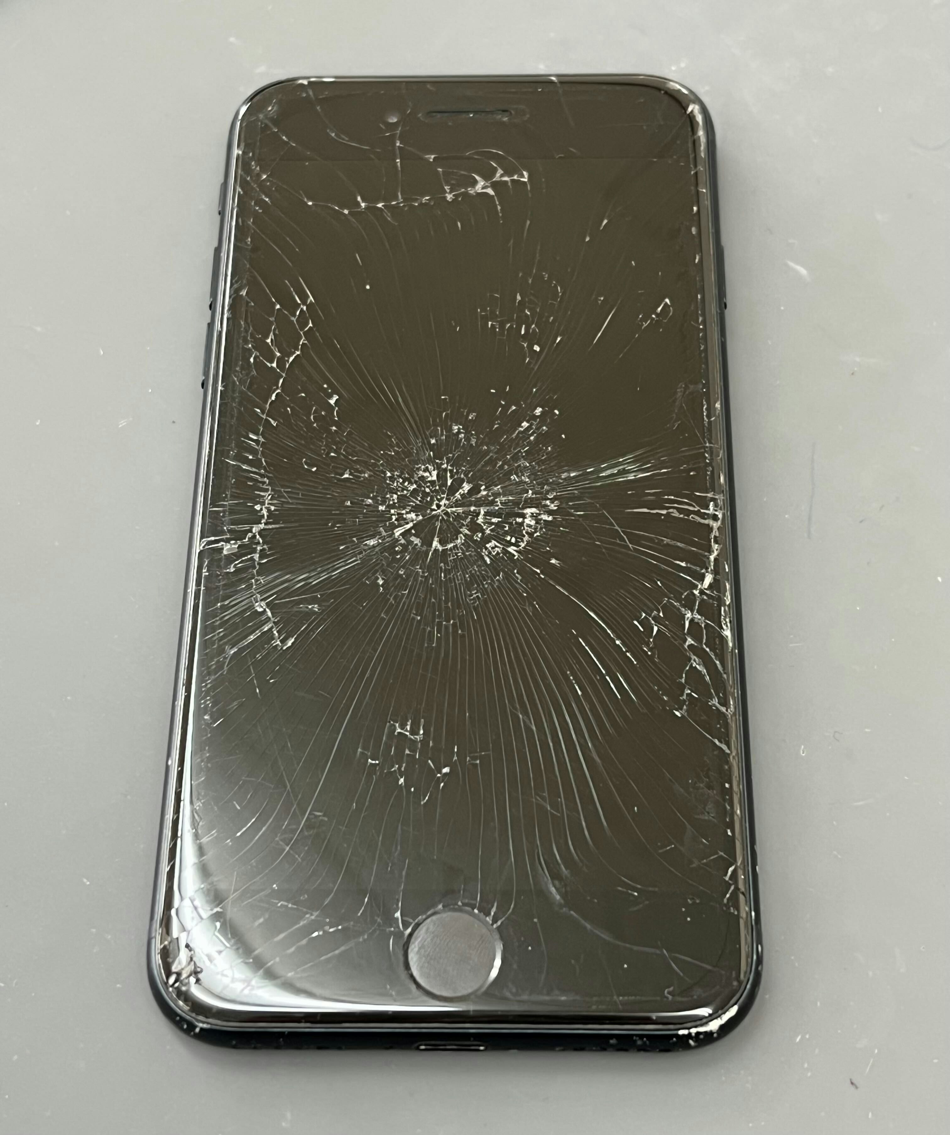 iPhoneSE3　画面割れ　画面交換　豊川　豊橋　新城　蒲郡　湖西　浜松