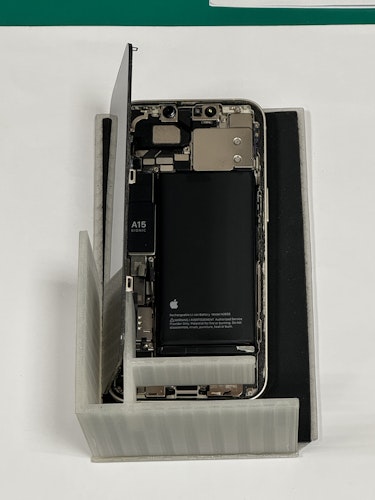 春日井市でiPhone 13のバッテリー交換】電池の減りが早い症状を最短40