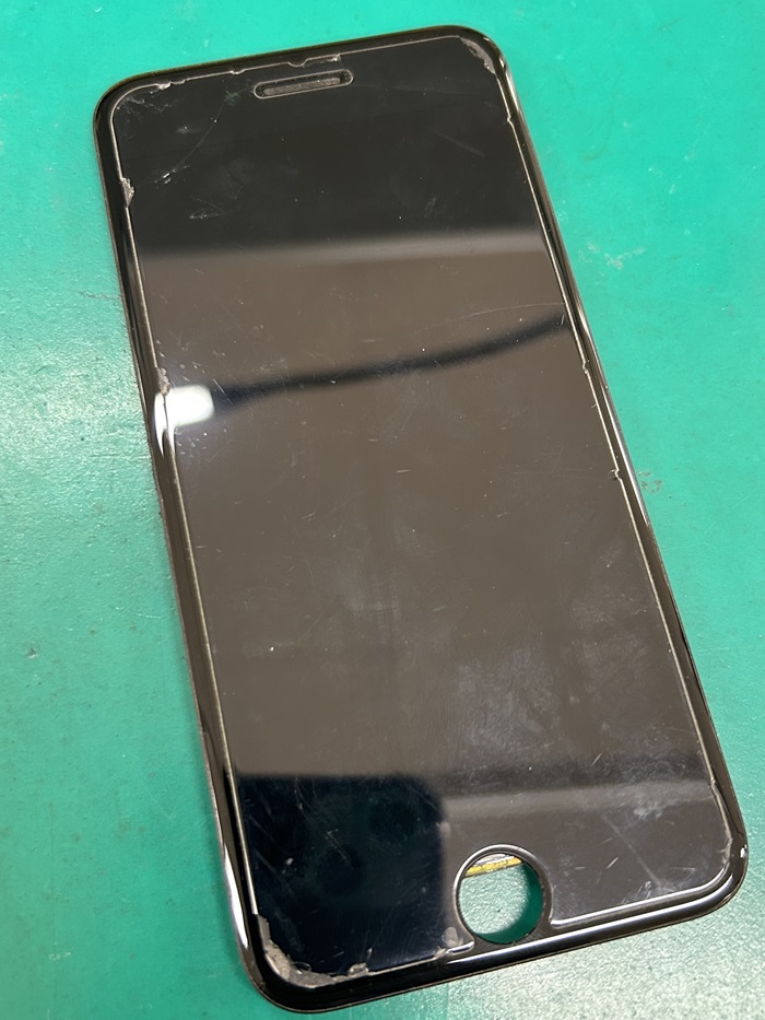 iPhone se3(ホームボタン故障) iPhone8/SE2/SE3ホームボタンが割れた場合の修理 | iPhone修理ダイワン