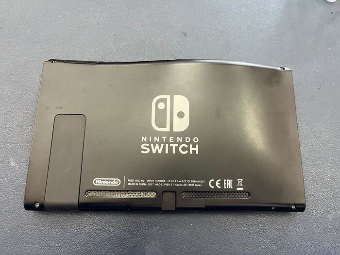 Switch スイッチ 本体 バッテリー 電池 膨張 膨らんでる 危ない 充電しないほうがいい 故障 壊れた 修理 直す 治す