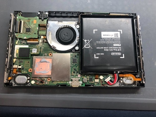 Nintendo Switch の液晶不良