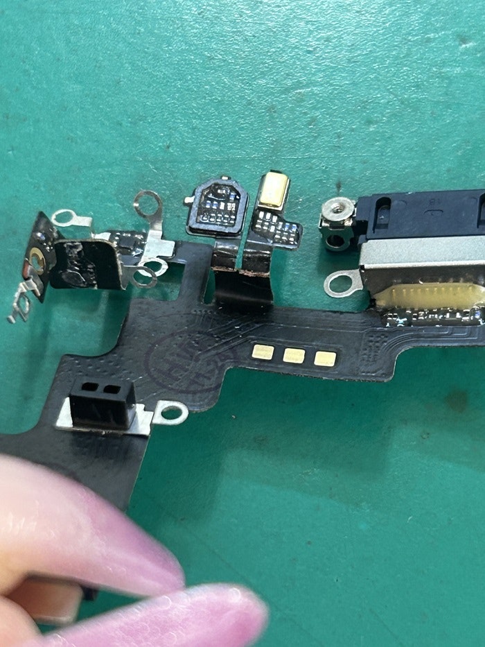 アイフォン　スマホ　修理　iPhone14　発熱　春日井