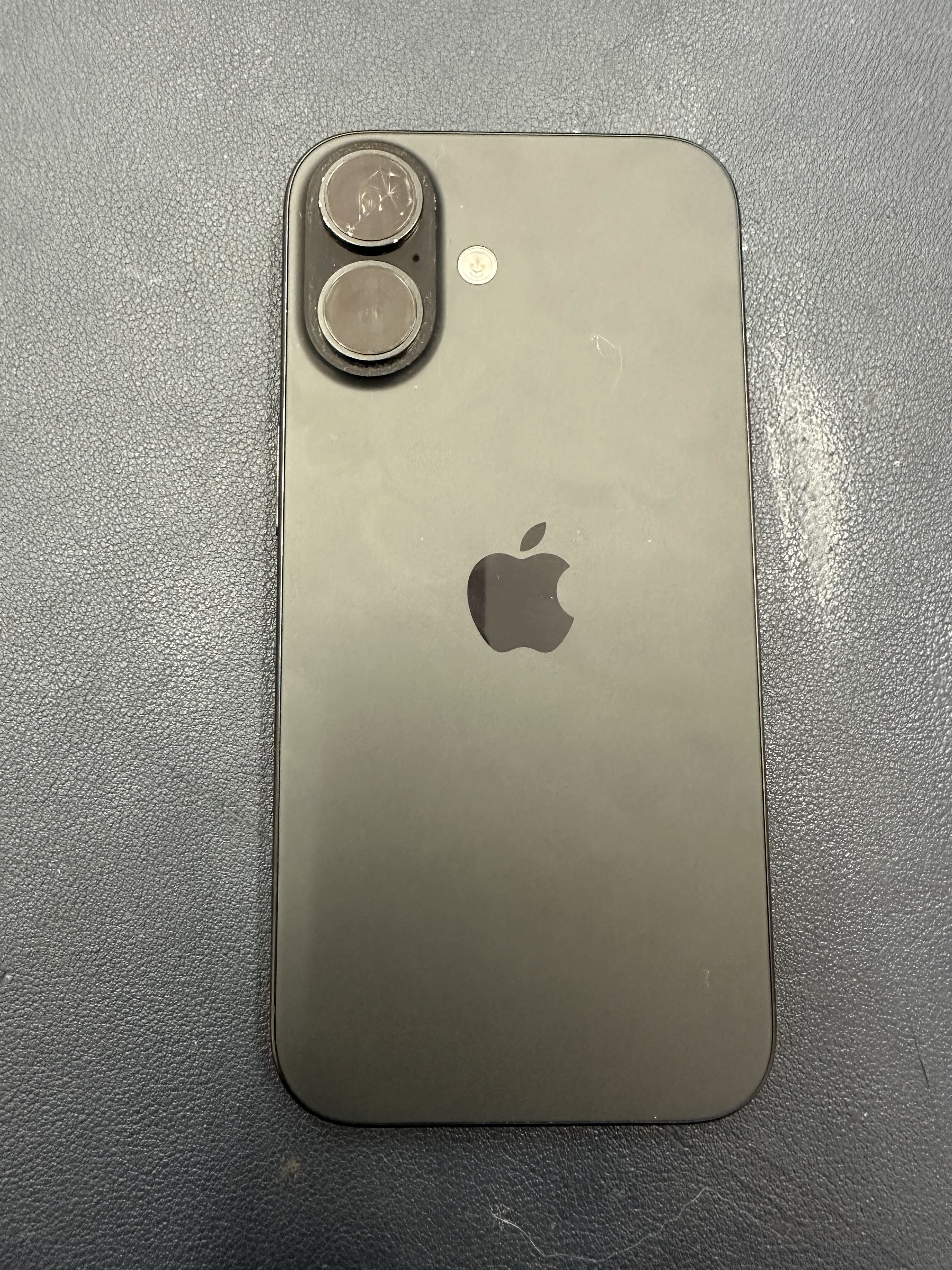 春日井市】iPhone 16のカメラレンズ交換レンズ割れは放置NG！写真が