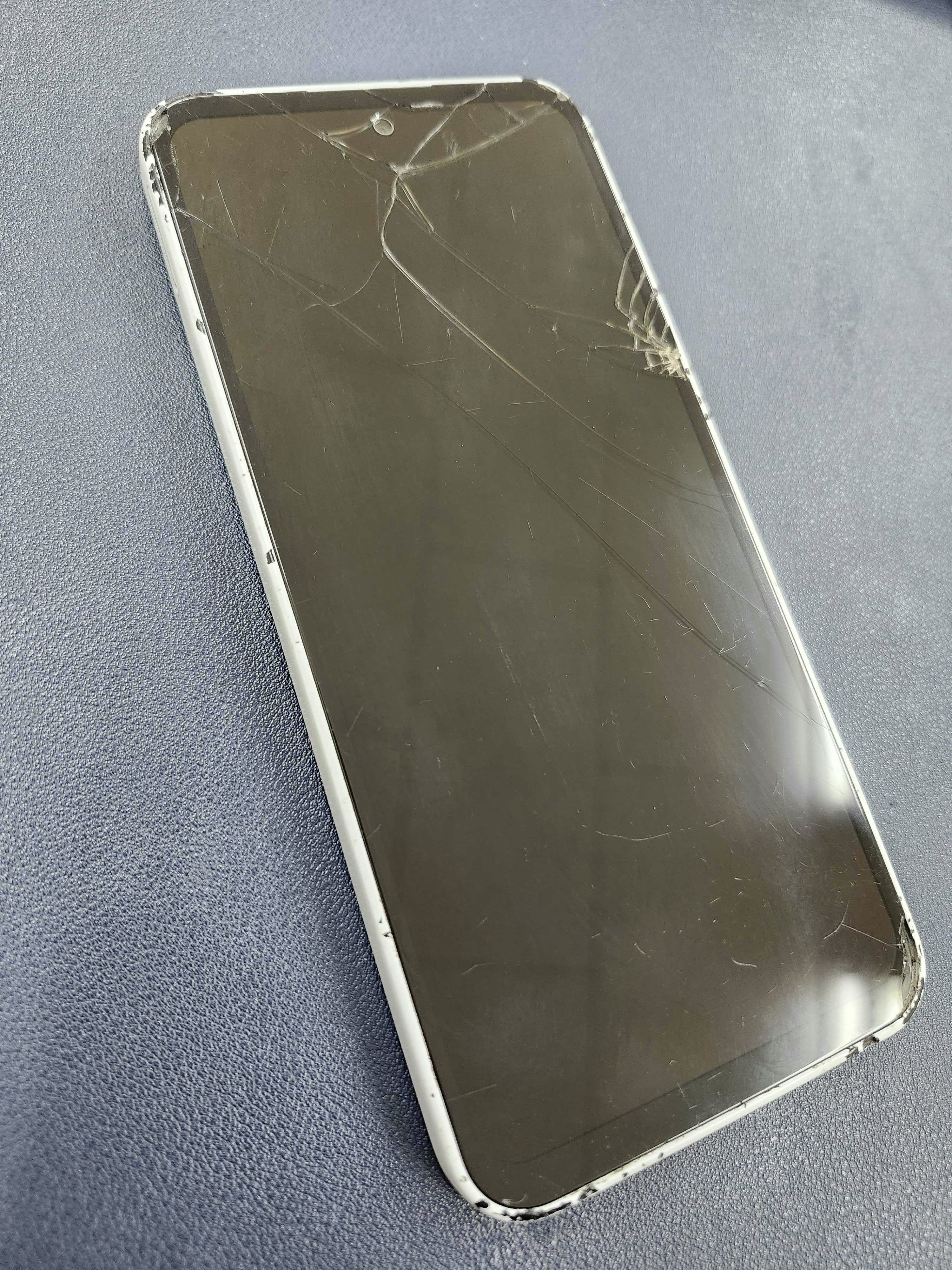 Libero　豊川市　スマホ修理　修理　Android　画面修理　画面割れ　豊川　豊橋　新城　蒲郡　湖西　浜松