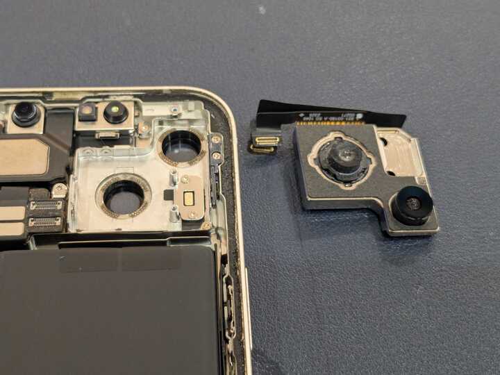 【動作確認済み】iPhone13 カメラ内部に傷修理済 豊田市】iPhone 13のカメラ交換修理！レンズ割れとカメラ不良を同時