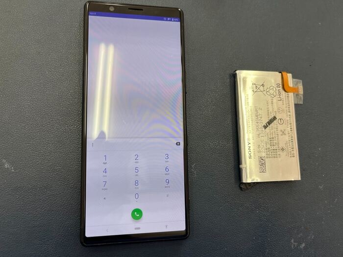 Xperia 5 バッテリー交換 バッテリー膨張 バッテリー修理 背面浮き