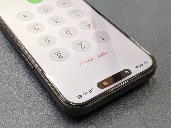 あいふぉん iPhone 15ProMax 画面割れ 修理
