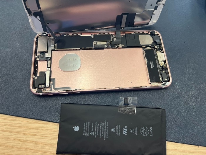 iPhone 7Plus リンゴループ 起動しない 電源つかない 充電持ち悪い バッテリー持ち悪い 充電持ち良くする バッテリー持ち良くする バッテリー交換 故障 修理