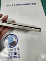 iPhone 12のバッテリー膨張修理なら豊川市のまちスマ豊川店へ！放置は危険？原因と対処法も解説