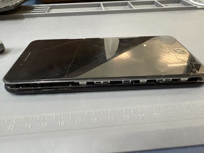 iPhone7Plus　iPhone　修理　iPhone修理　バッテリー修理　交換　膨張　劣化　発熱　電池の減りが早い　電源入らない　豊川　豊橋　新城　蒲郡　湖西　浜松