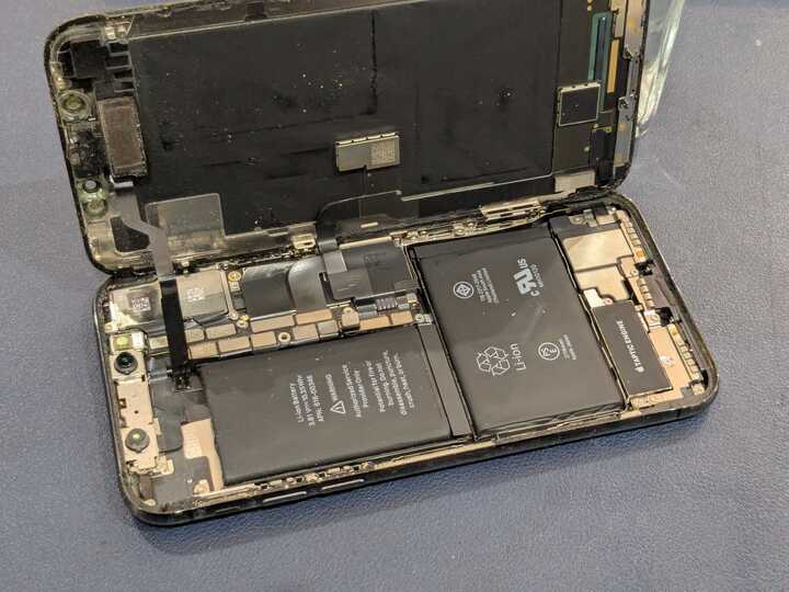春日井】iPhone Xの画面交換・バッテリー交換を実施しました！画面割れ