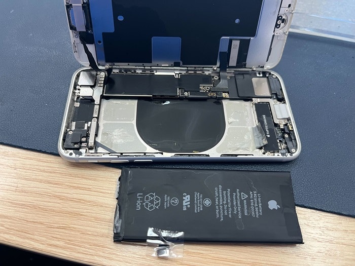 iPhone 8 充電持ち悪い バッテリー持ち悪い 充電持ち良くする バッテリー持ち良くする バッテリー交換 故障 修理