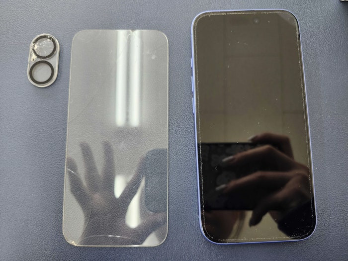 iPhone ガラスフィルム貼り付け 小牧市 105 Store