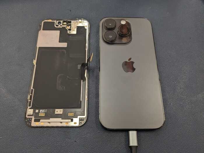 iPhone14Pro　iPhone　iPhone修理　修理　即日　スマホ　スマホ修理　画面割れ　画面交換　豊川　豊橋　田原