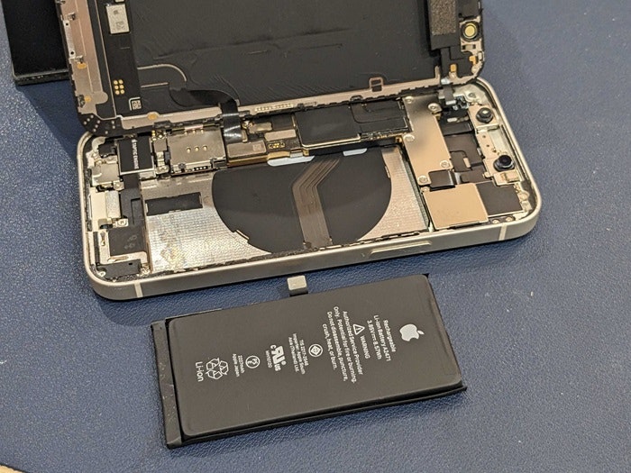 iPhone12mini　バッテリー修理　バッテリー交換　充電持ち悪い