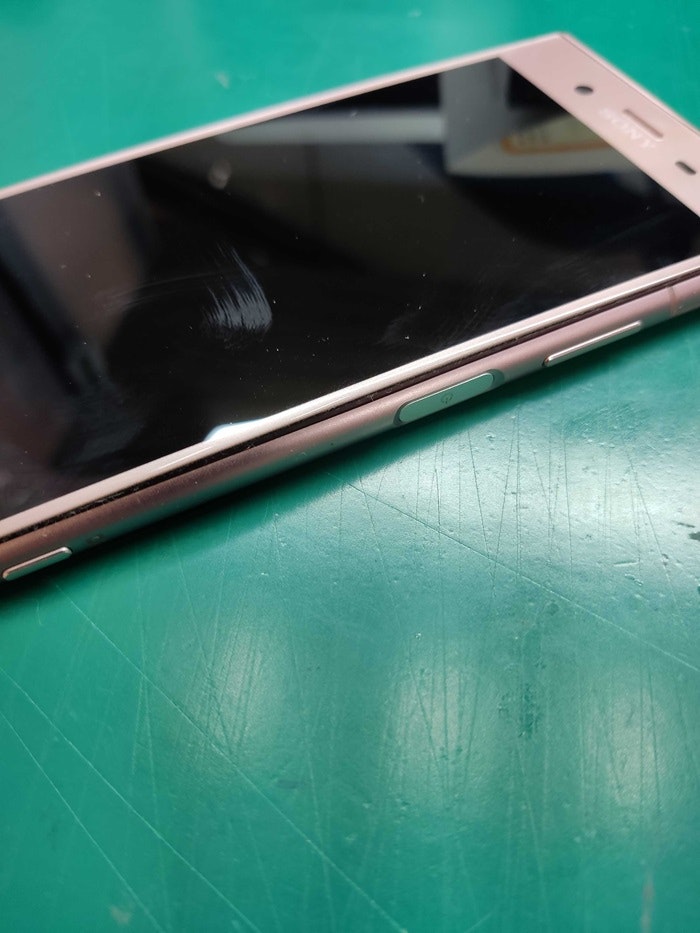 Xperia　豊川市　スマホ修理　修理　バッテリー膨張　バッテリー交換　豊川　豊橋　新城　蒲郡　湖西　浜松