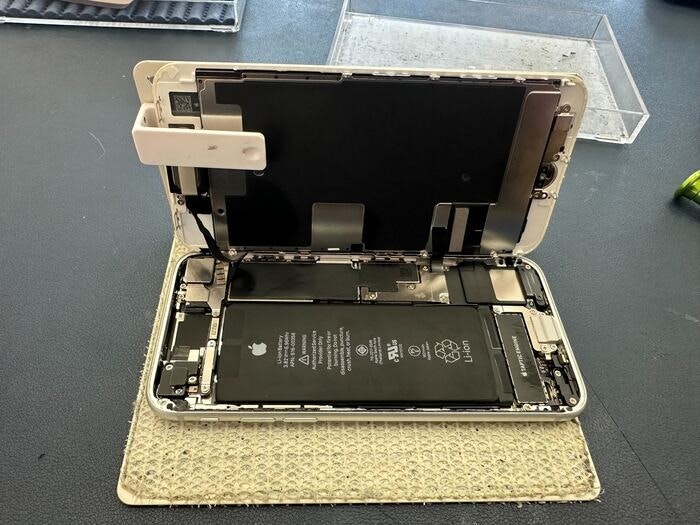あいふぉん　アイフォン　iPhone　充電の減りが早い　充電たまらない　サービス表記　80%以下　経年劣化　ばってりー　バッテリー　交換　修理