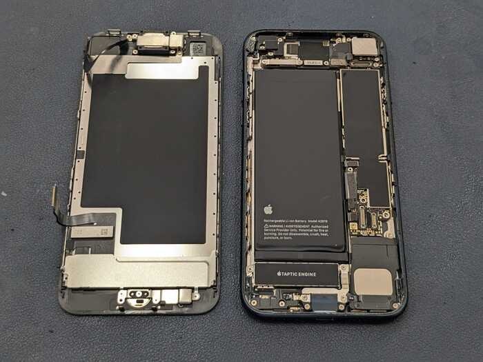 アイフォン　iPhone　SE3　画面割れ　表示不良　ヒビ　液晶割れ