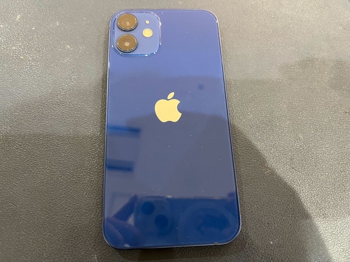 iPhone アイフォン アイフォーン スマホ スマートフォン バッテリー 電池 充電持ち 交換 取り替え メーカー修理 Apple Store 正規修理 純正 社外 保険 保証 AppleCare 故障 壊れた 壊した 修理 直す 治す 改善 自分で交換