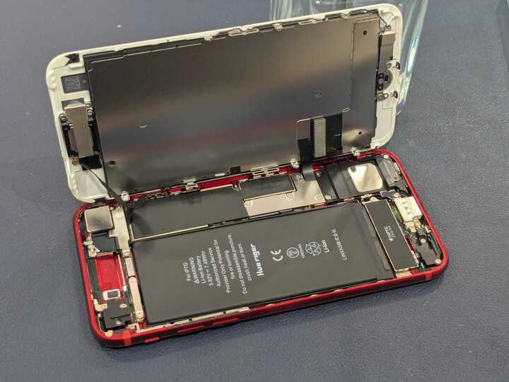 豊田市】iPhone7のバッテリー交換を行いました！起動しない症状も無事改善