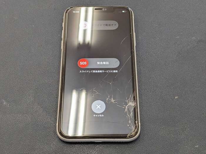 アイフォン　あいふぉん　iPhone　SE2 　落とした　落下　画面割れた　割れ　ヒビ　液晶　画面修理　交換