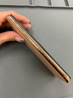 【豊川市】iPhoneSE（第3世代）のバッテリー膨張を修理しました！画面が浮いてしまった場合は要注意