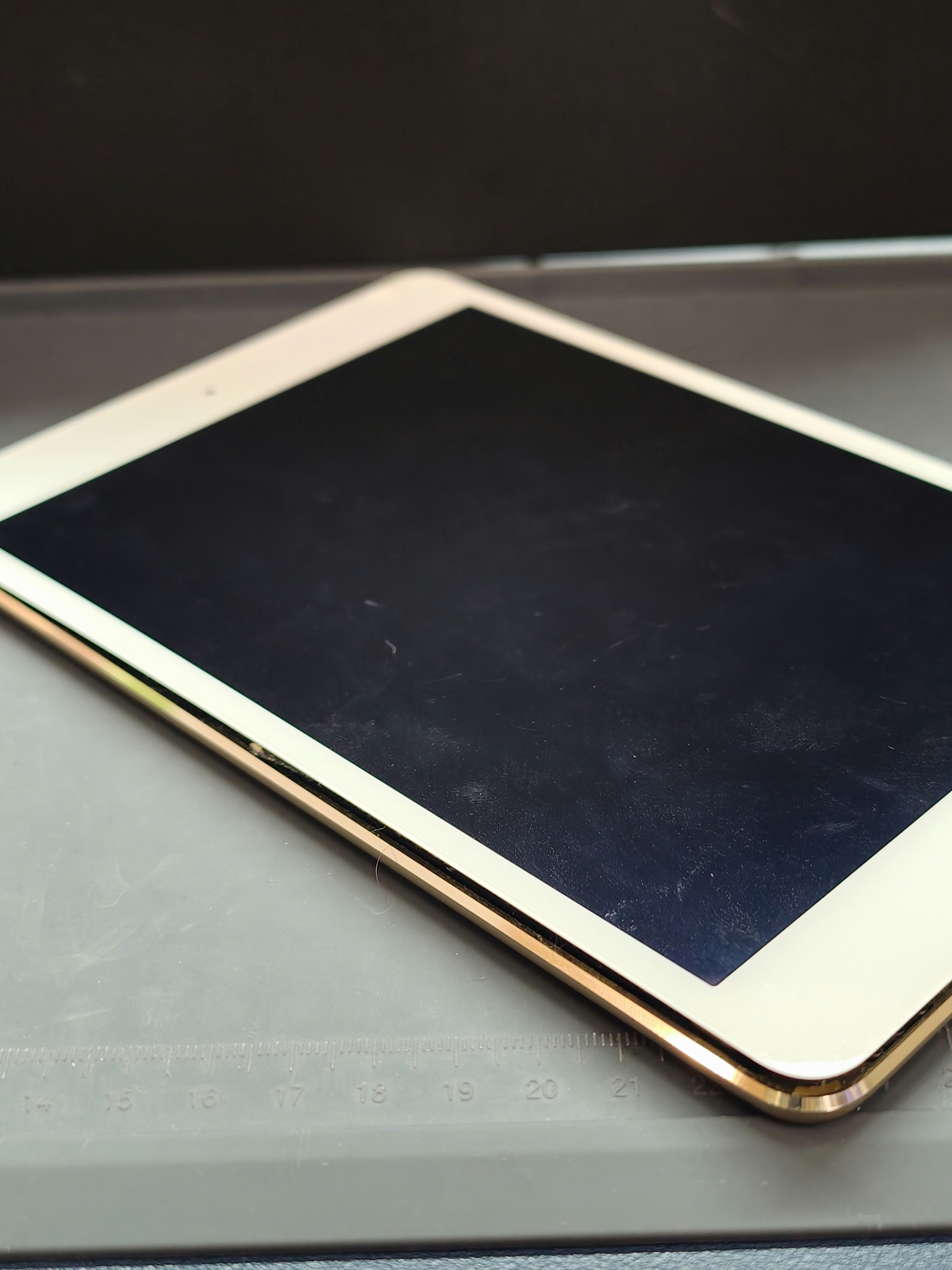 ipad 豊川市 iPadmini4 iPad修理 修理 バッテリー膨張 バッテリー交換 豊川 豊橋 新城 蒲郡 湖西 浜松