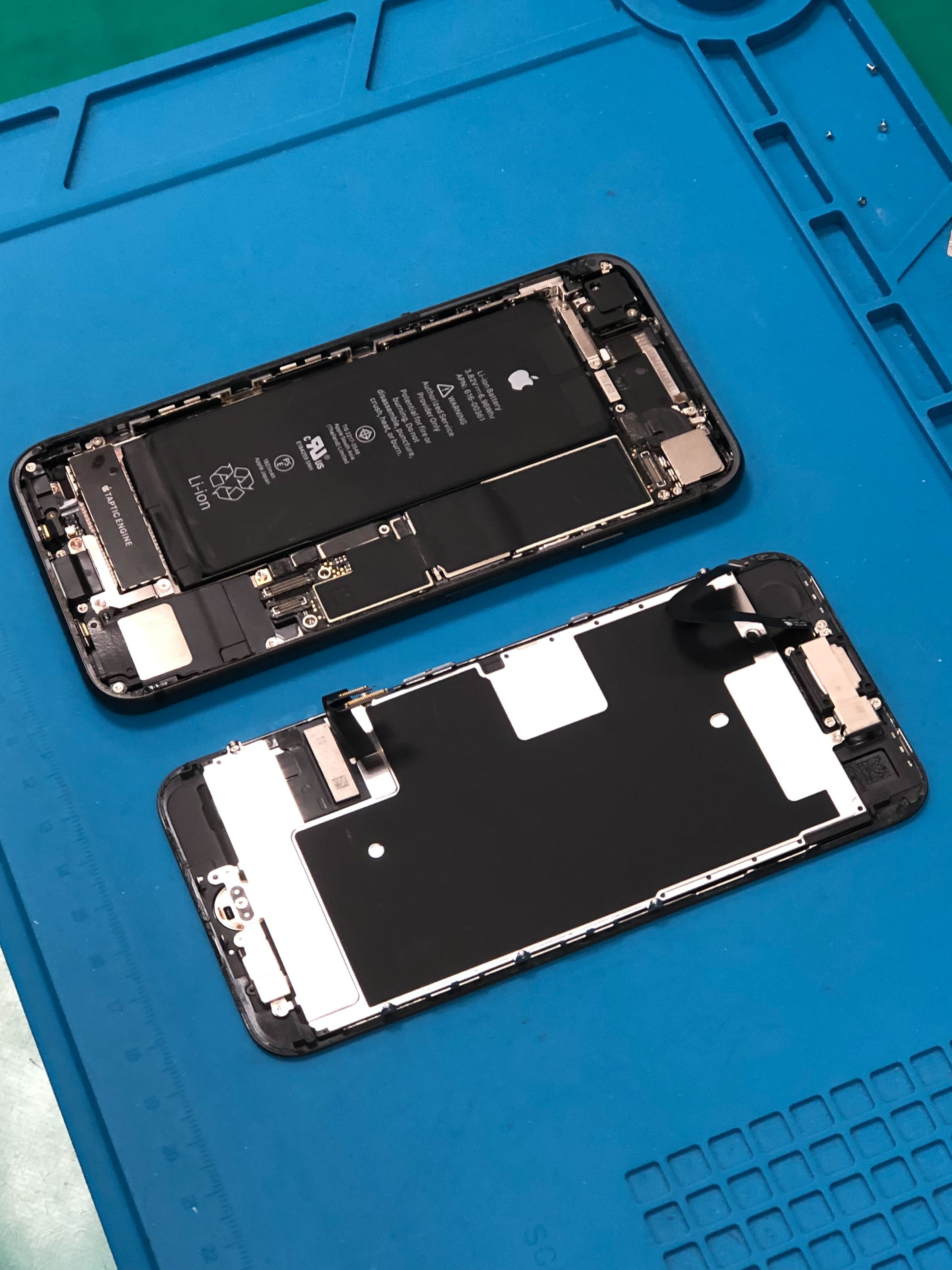 iPhone8 充電がすぐに減ってしまう😐💦 バッテリー交換【イオン豊橋南】
