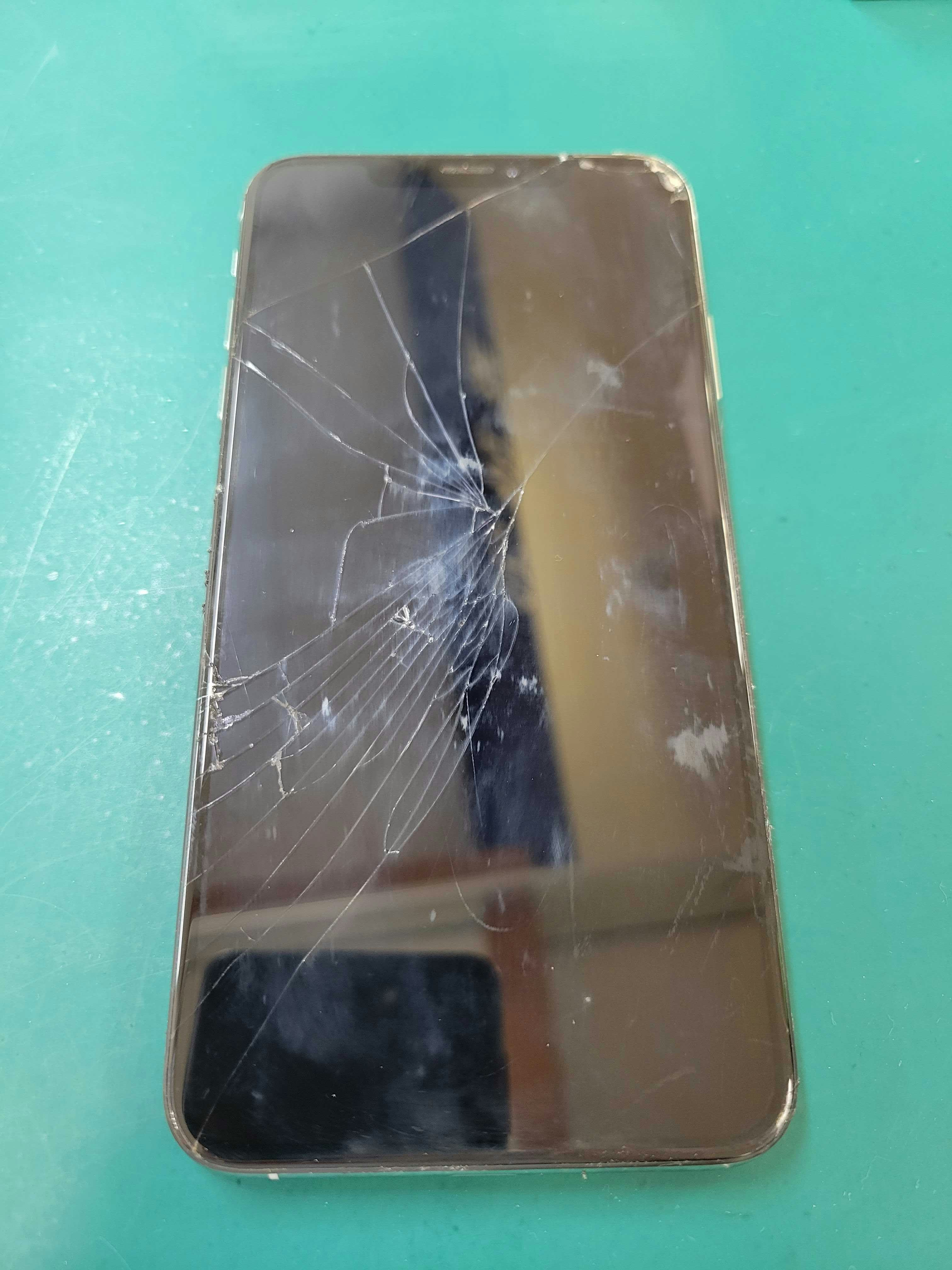 iPhoneXSMax 画面交換 iphone 修理 画面割れ 画面修理 即日 豊川 豊橋 新城 蒲郡 岡崎 湖西 浜松