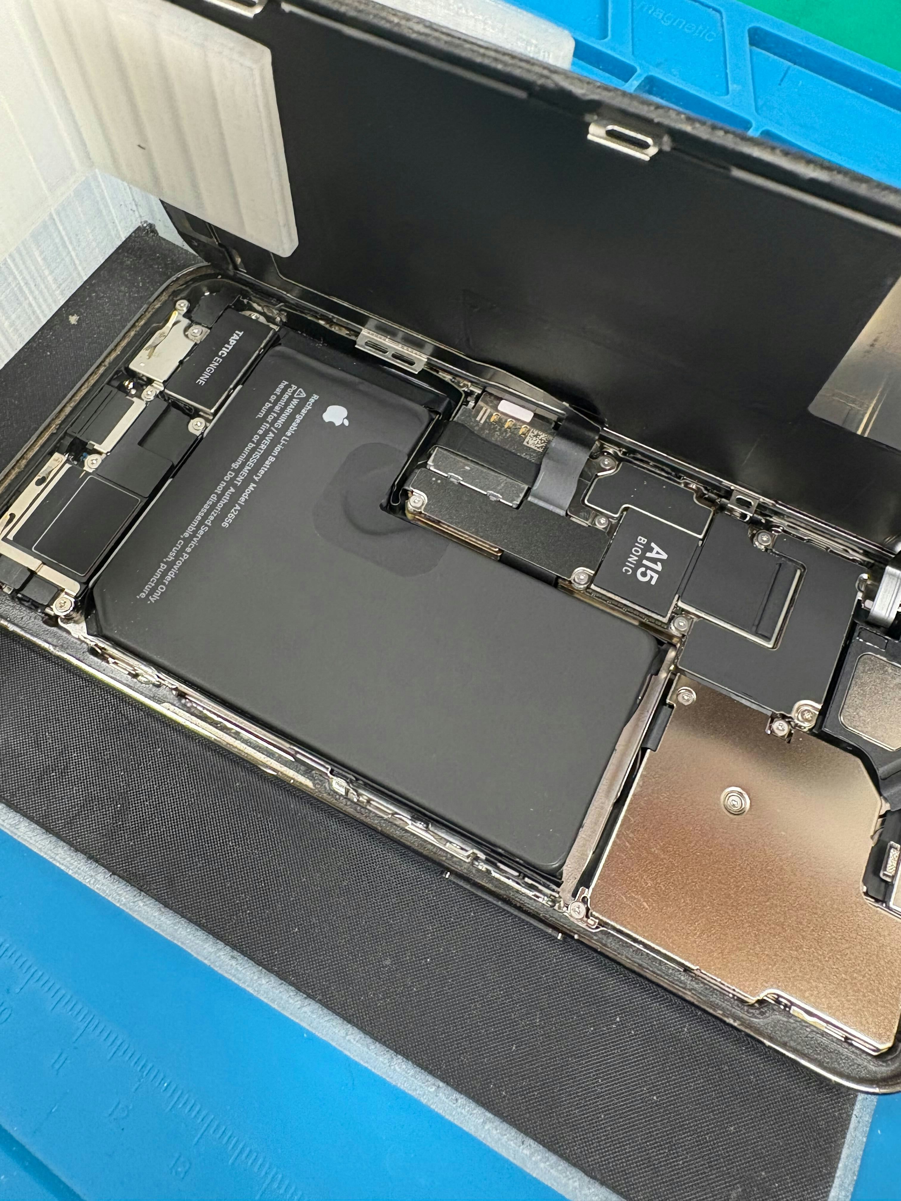 iPhone13pro 充電ドック交換　豊橋