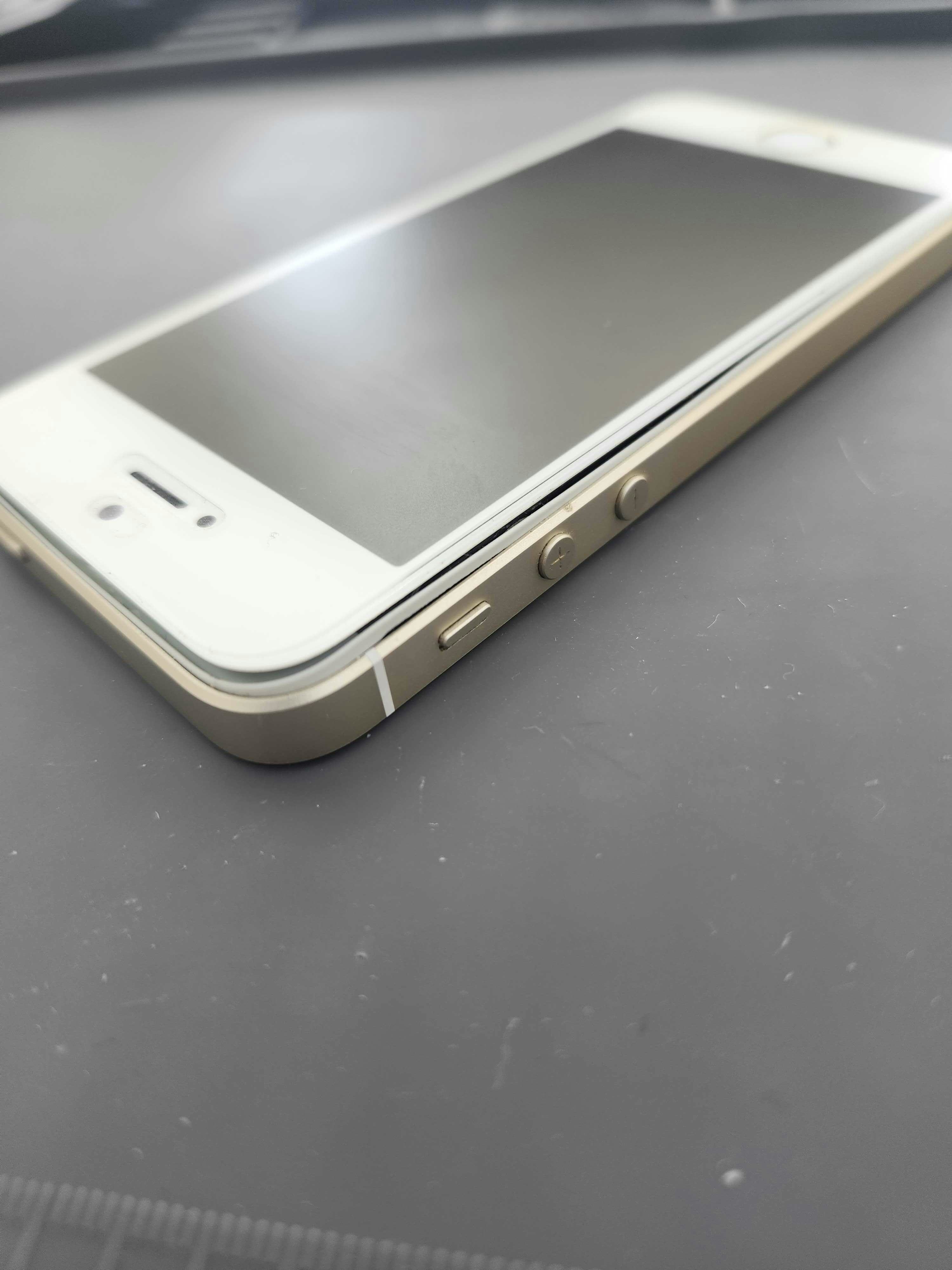 iPhoneSE　初代　第1世代　iPhone修理　iPhone　修理　即日　スマホ　スマホ修理　画面交換　バッテリー交換　バッテリー膨張　豊川　豊橋　新城　蒲郡　湖西　浜松