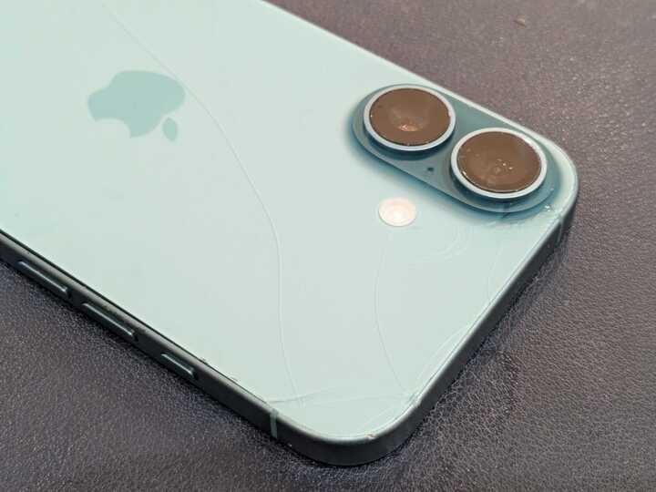 iphone16 豊川市 iPhone iPhone修理 スマホ修理 背面割れ 背面修理 バックパネル 豊川 豊橋 新城 蒲郡 湖西 浜松