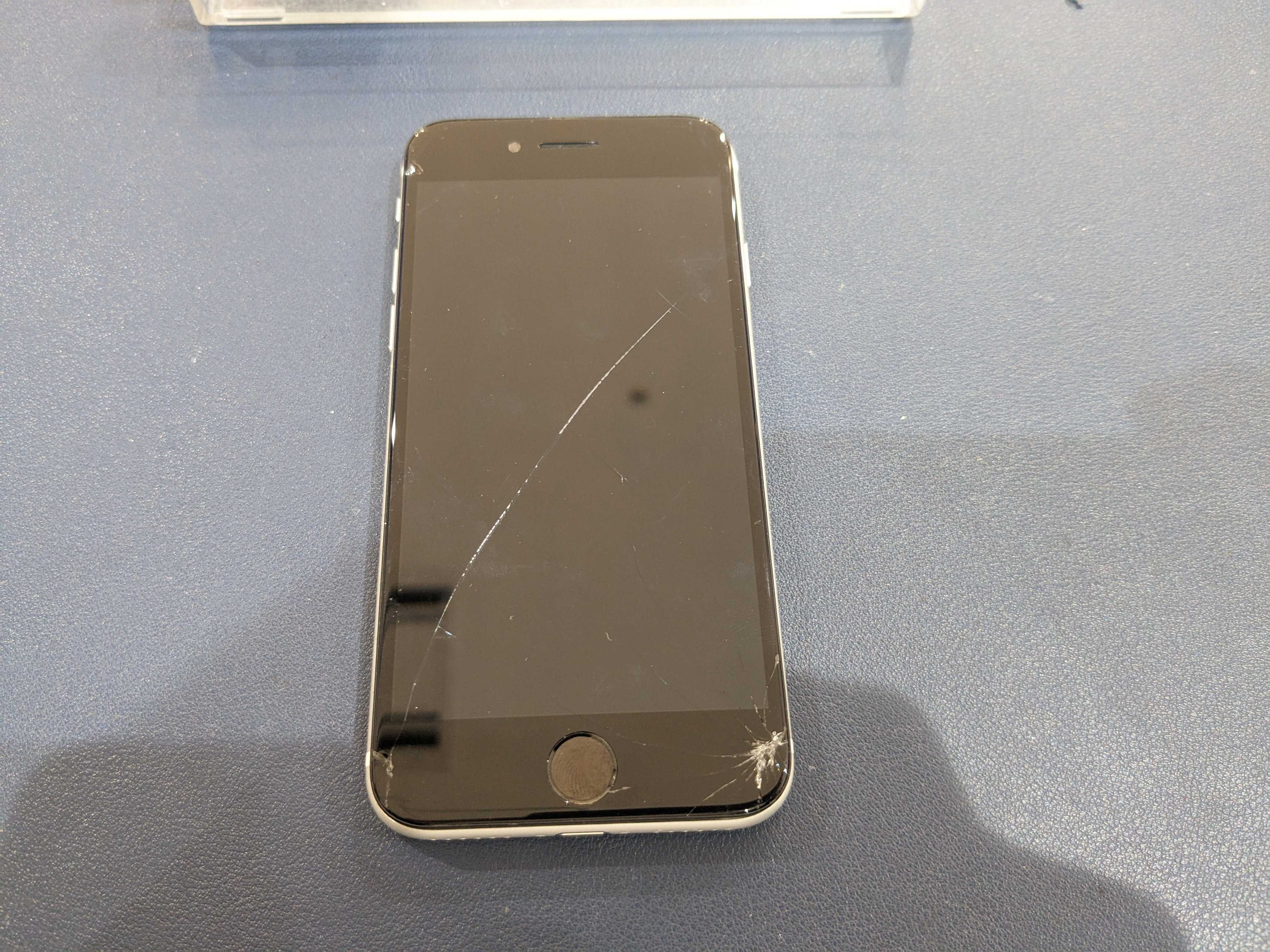 岡崎市】iPhone SE2 画面割れ修理 まちスマ岡崎店