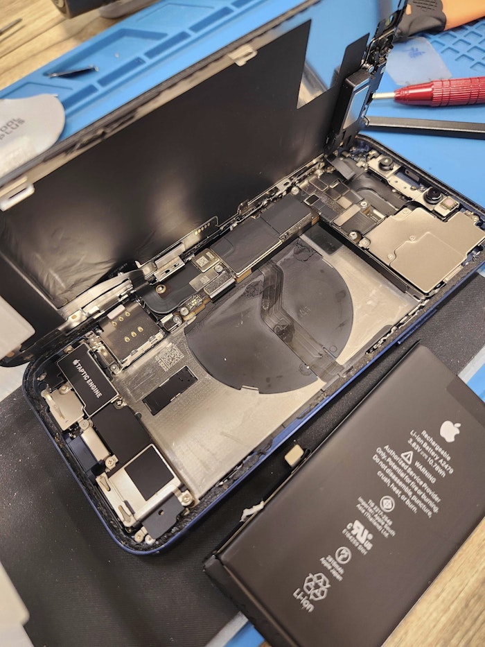 iPhone12　iphone修理　豊川市　バッテリー交換
