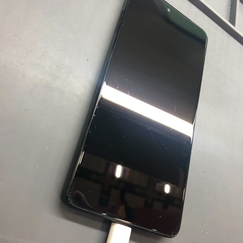 Android One S8（京セラ）画面割れ修理】落下でバキバキに…データ