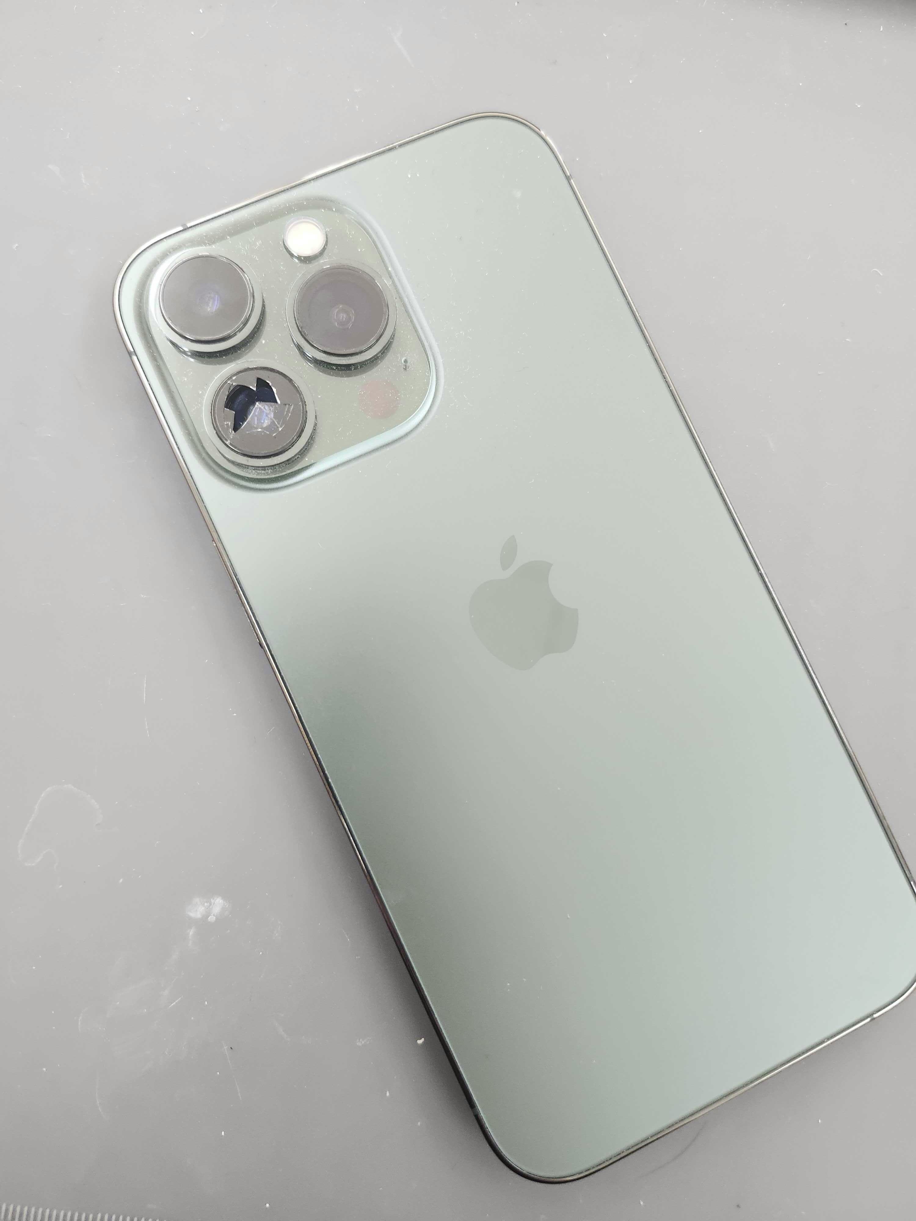 iPhone13Pro　iPhone　修理　iPhone修理　即日　スマホ　スマホ修理　レンズ割れ　レンズ交換　豊川　豊橋　新城　蒲郡　湖西　浜松　