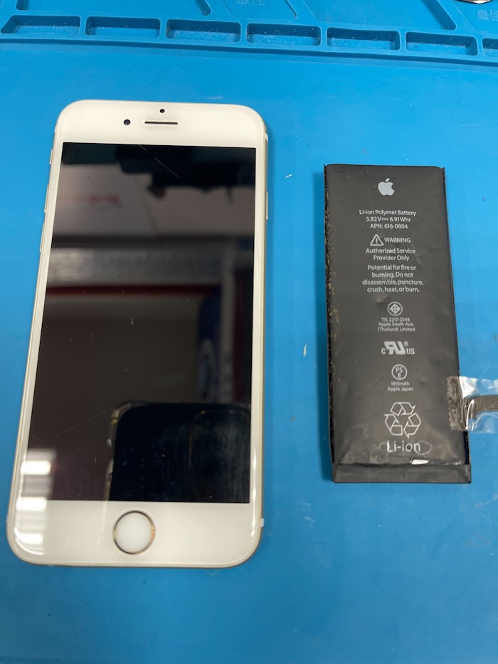 バッテリー バッテリー膨張 修理