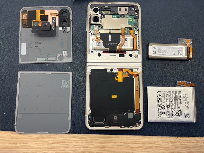 Galaxy Z Flip 3 充電持ち悪い バッテリー持ち悪い 充電持ち良くする バッテリー持ち良くする バッテリー交換 故障 修理