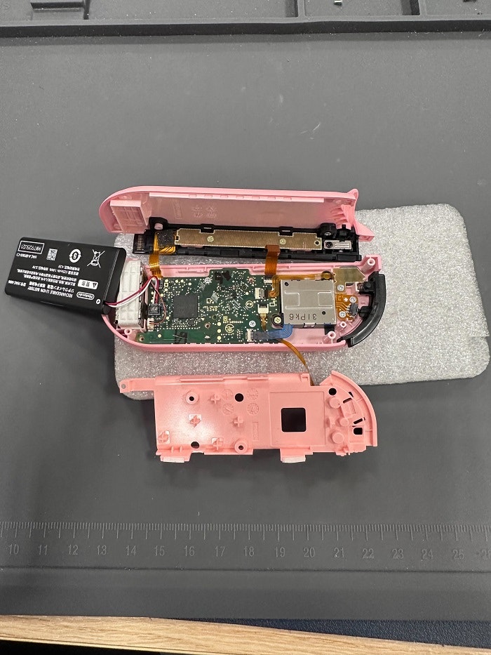 switch　ジョイコン　スティックがボロボロ　スティック交換　豊川　豊橋　新城　蒲郡　湖西　浜松