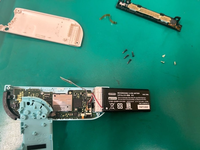 Nintendo Switch ニンテンドースイッチ ジョイコンレール修理 ジョイコン折れた