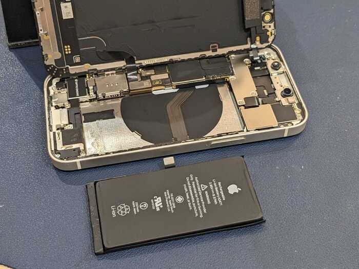 あいふぉん　アイフォン　iPhone　12　ばってりー　バッテリー　経年劣化　充電の減りが早い　長期使用　交換　修理　サービス表記