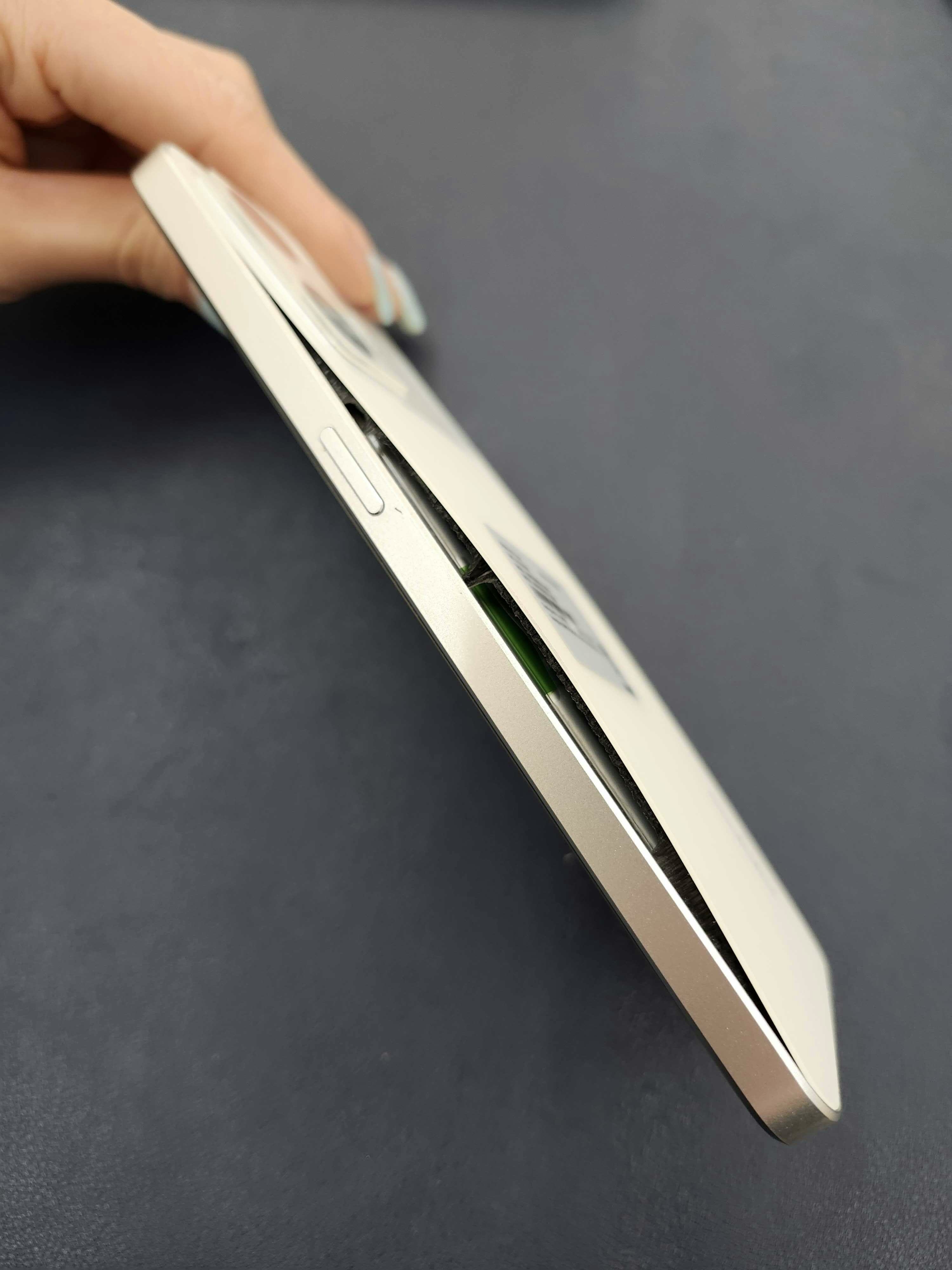OPPOReno9A　OPPO　豊川市　スマホ修理　修理　バッテリー膨張　バッテリー修理　豊川　豊橋　新城　蒲郡　湖西　浜松