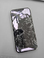 【即日60分で修理！】豊川市でiPhone13Proの画面交換🌟【画面割れ・液晶漏れ】